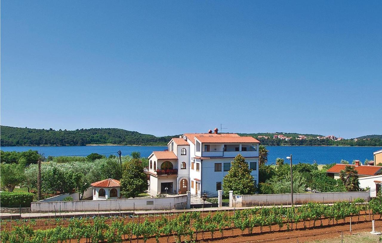 Beautiful Apartment In Pula With Kitchen Exterior foto