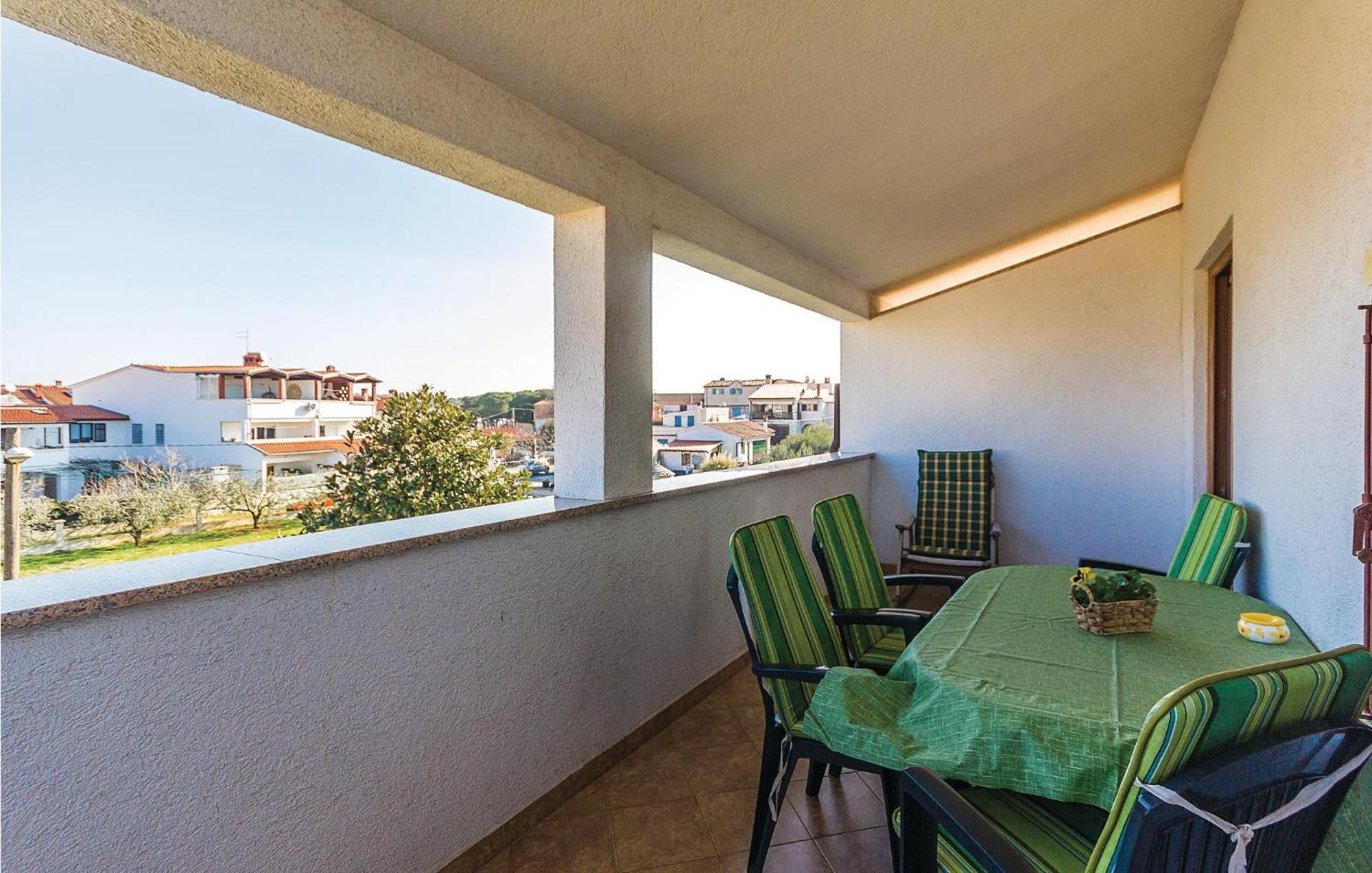 Beautiful Apartment In Pula With Kitchen Exterior foto